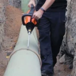 Badanie powłoki rurociągu detektorem Elcometer 280